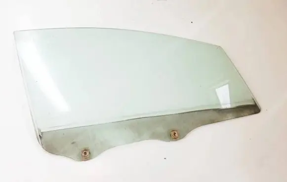 Mitsubishi Grandis Front door window glass four-door E3000011 M2CW02
