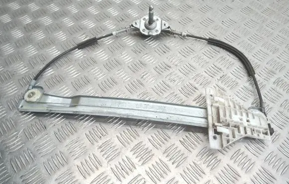 Rear door manual window regulator