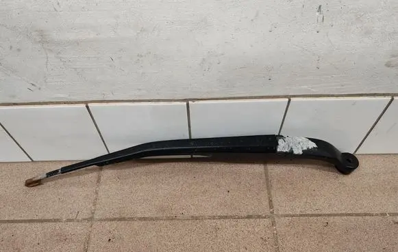 Honda Accord Front wiper blade arm 