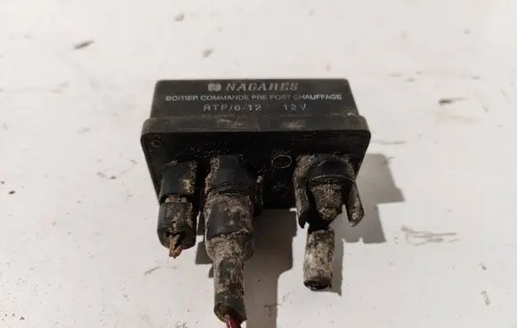 Volvo S40, V40 Glow plug pre-heat relay 7700107794