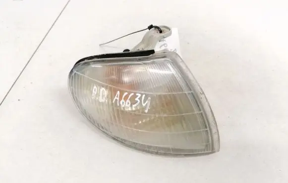 Hyundai Lantra I Front indicator light