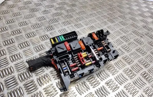 BMW X1 F48 F49 Fuse module 9270355 R0TA910113 160607