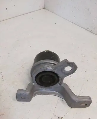 Volvo V60 Engine mount bracket 31330135 F7008000