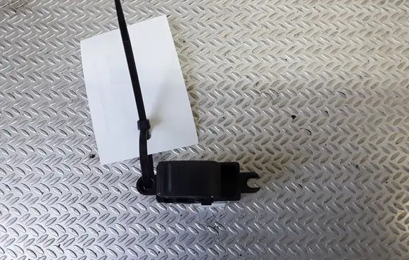 Nissan Almera N16 Electric window control switch
