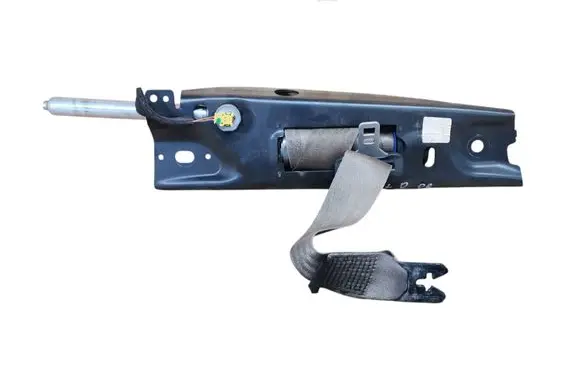 Volvo V70 Front seatbelt 6041213RHB