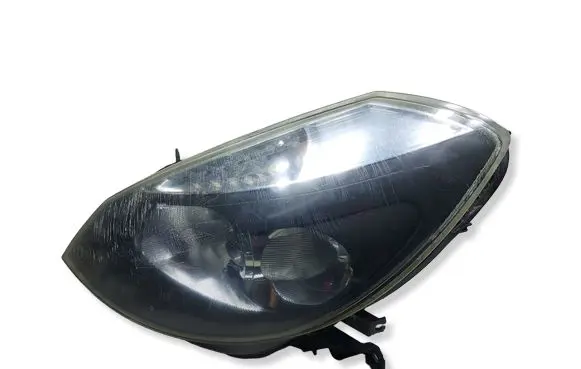 Renault Clio III Headlight/headlamp 146804KASACJA 146804