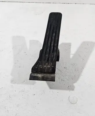 Mercedes-Benz C W204 Accelerator throttle pedal A2043000004