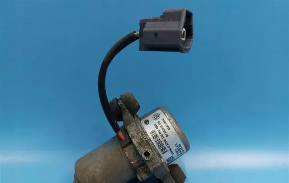Skoda Octavia Mk3 (5E) Vacuum pump 5Q0612175E