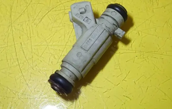 Peugeot 206 Fuel injector 0280155795