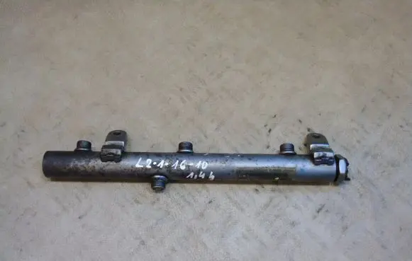 Mercedes-Benz E W211 Fuel main line pipe A6420700695
