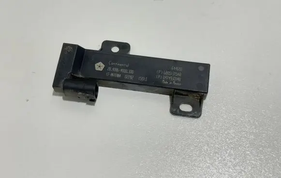 Chrysler Pacifica Aerial antenna amplifier 68051315AB 04749301AB 64469T