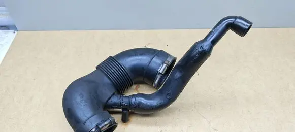 Mercedes-Benz CLK A209 C209 Turbo air intake inlet pipe/hose A6120940008