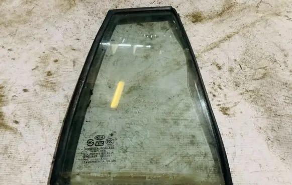 KIA Rio Rear vent window glass 