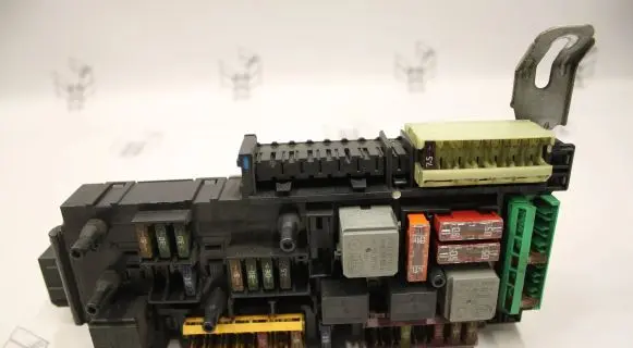 Mercedes-Benz E W212 Fuse box set 2129000004