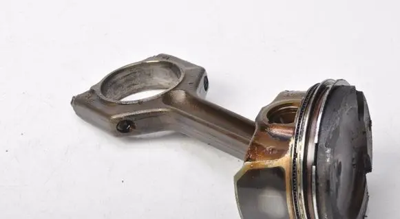 BMW X1 E84 Piston 7576700