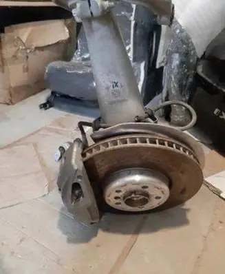 BMW iX Front wheel hub