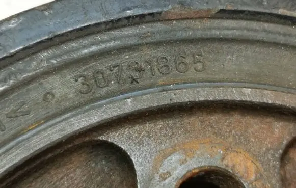 Volvo XC90 Crankshaft pulley 307318865