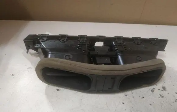 BMW 5 E60 E61 Dash center air vent grill 911220301 6910734O 7009275O