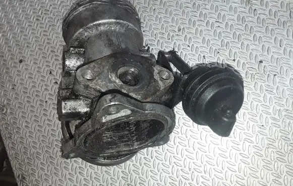 Ford Galaxy EGR valve 038129637A