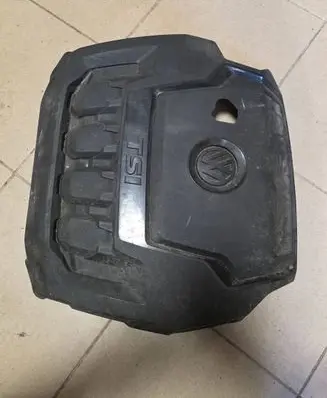 Volkswagen Tiguan Engine cover (trim)