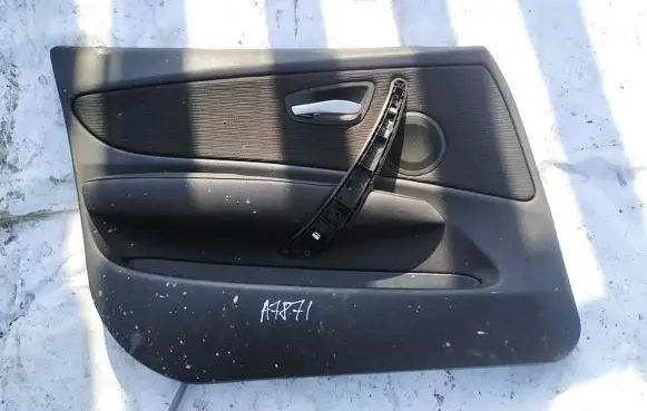 BMW 1 E81 E87 Front door card panel trim 697813704 697534704
