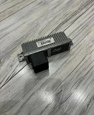 Renault Zoe Glow plug pre-heat relay 296103375r