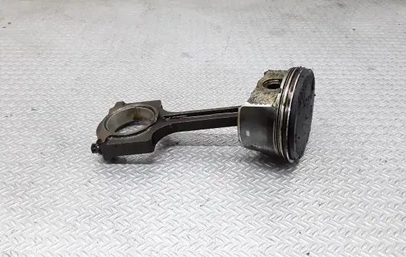 Ford Mondeo MK IV Piston with connecting rod
