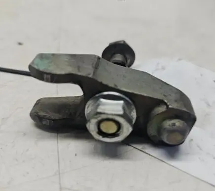 Volkswagen Golf IV Fuel Injector clamp holder 
