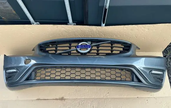 Volvo V60 Front bumper 31383136