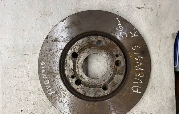 Toyota Avensis T250 Front brake disc