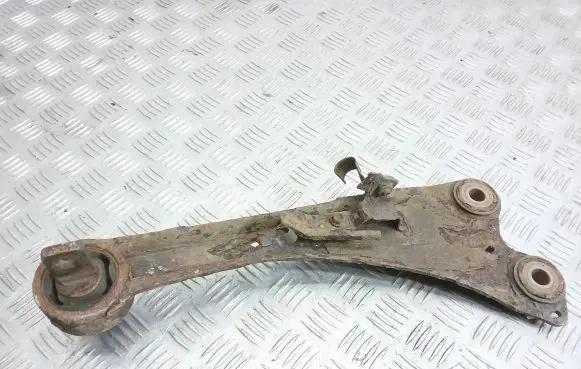 Toyota Avensis T270 Rear upper control arm/wishbone