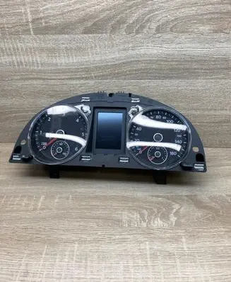 Volkswagen PASSAT CC Speedometer (instrument cluster) 3C8920970L