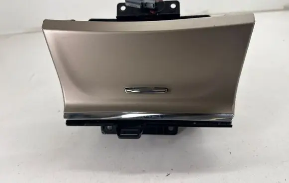 Jeep Grand Cherokee Dashboard storage box/compartment 5VK211S5AB X90026801MR 5VK211S5AA
