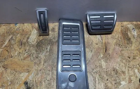 Audi A4 S4 B9 Foot rest pad/dead pedal 8W1864777B
