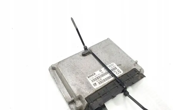 Opel Zafira A Engine control unit/module ECU 0281010021