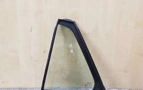 Toyota Avensis T270 Rear vent window glass 