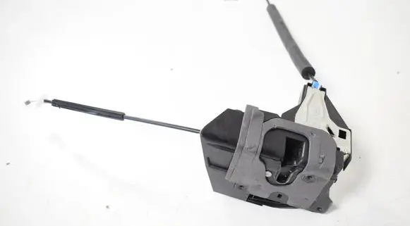 Nissan Qashqai Coupe door lock (next to the handle) J8A2203A29DD