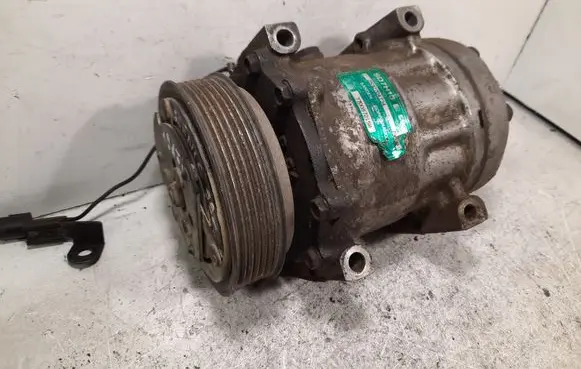 Renault Scenic I Air conditioning (A/C) compressor (pump) SD7H157983B 7700872158