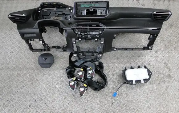 Peugeot 208 II Dashboard 