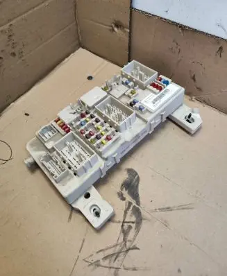 Ford Focus Fuse module 7M5T14014 7J34444 F1195C