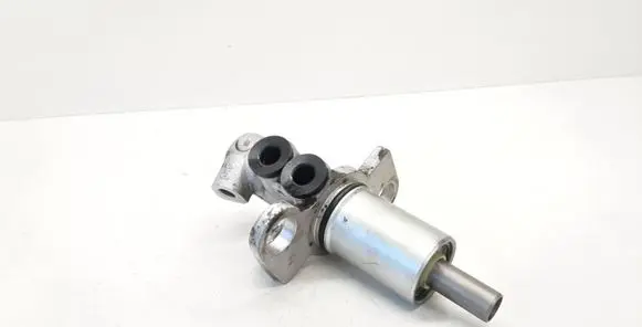 Master brake cylinder