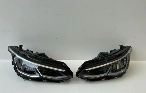 Volkswagen Golf VIII Headlights/headlamps set 