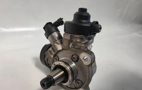 Jeep Grand Cherokee Fuel injection high pressure pump 35022143F