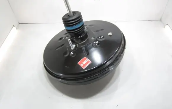 Volkswagen PASSAT B8 Brake booster 5Q1614105CG