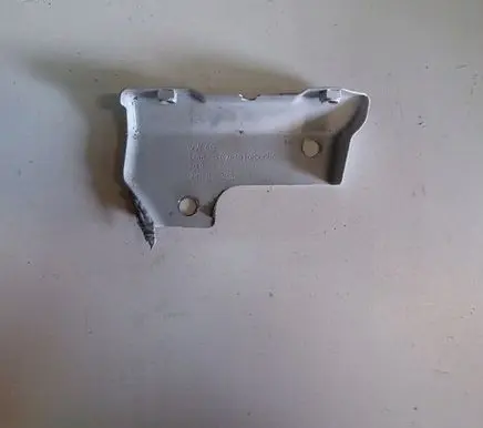 Volkswagen Caddy Fender mounting bracket 2K5810333