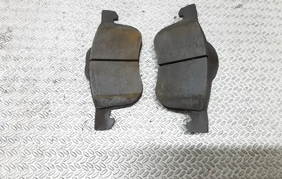 Volvo V70 Brake pads (front) 