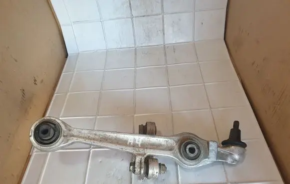 Audi A4 S4 B5 8D Front lower control arm/wishbone