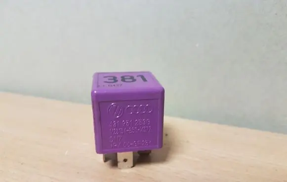 Volkswagen PASSAT B5 Other relay 431951253G