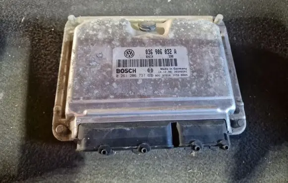 Volkswagen Golf V Engine control unit/module 036906032A