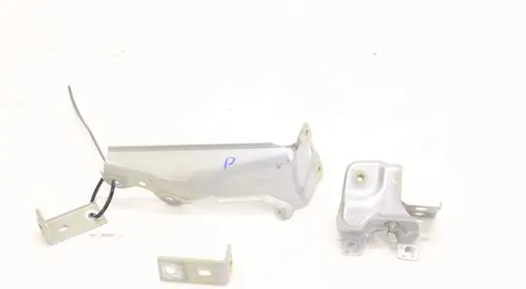 Skoda Kodiaq Fender mounting bracket 565821142